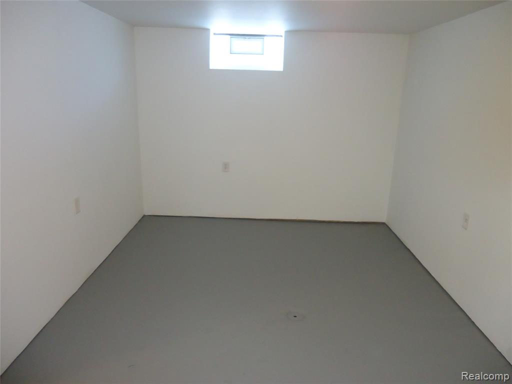 829 HUDSON Street, Wyandotte, MI 48192 — Photo 27