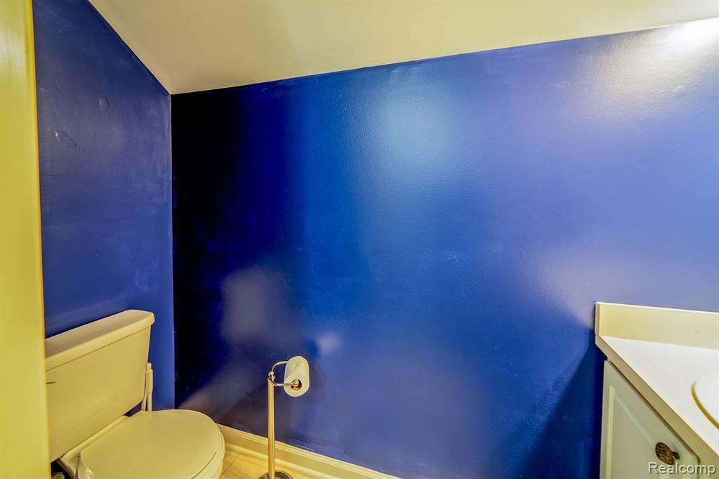 17026 FARMINGTON Road, Livonia, MI 48154 — Photo 28