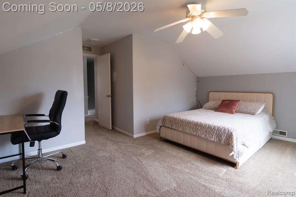 20804 Rensselaer Street, Farmington, MI 48336 — Photo 18