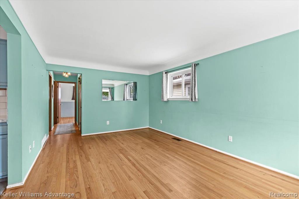 4050 MAYFAIR Street, Dearborn Heights, MI 48125 — Photo 6