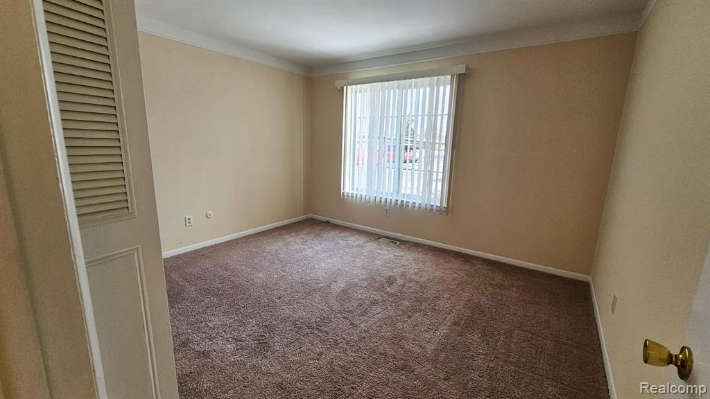 433 Fox Hills Drive Drive S, Bloomfield Hills, MI 48304 — Photo 13