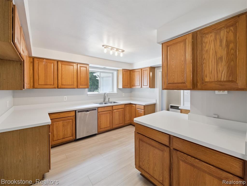 771 Gertrude Road, Waterford, MI 48328 — Photo 13