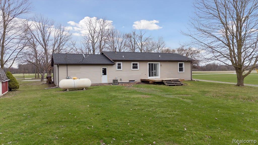 5469 HOGBACK Road, Fowlerville, MI 48836 — Photo 29