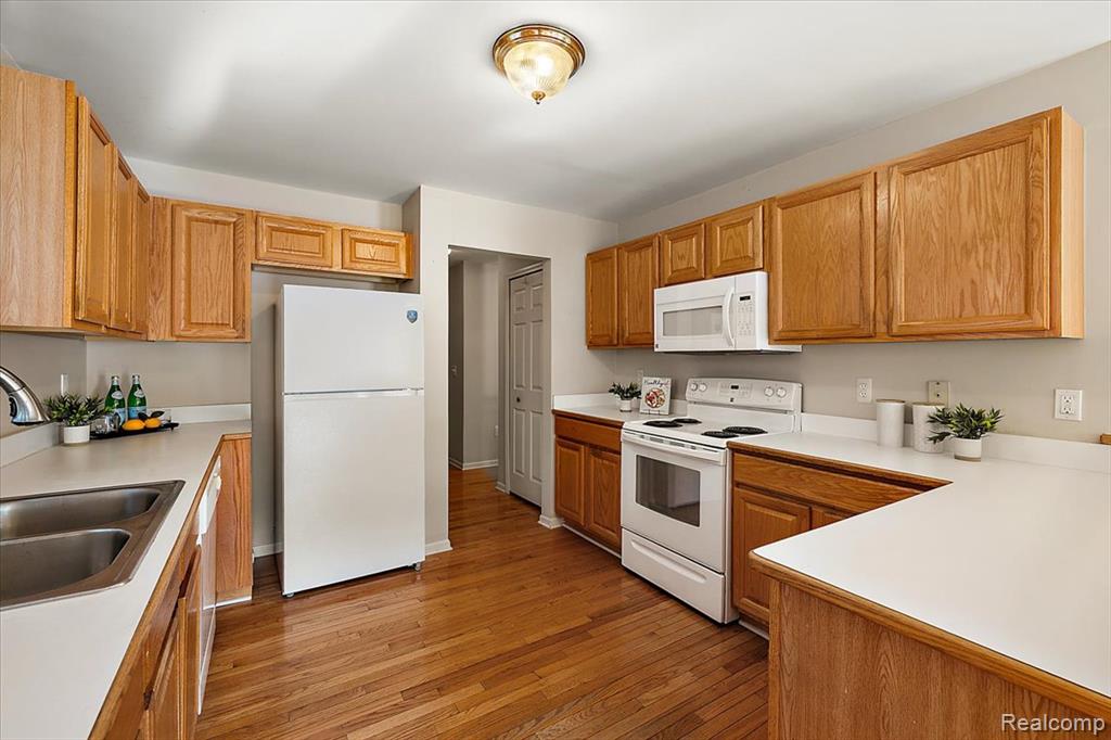 44119 Kendyl, Sterling Heights, MI 48314 — Photo 15