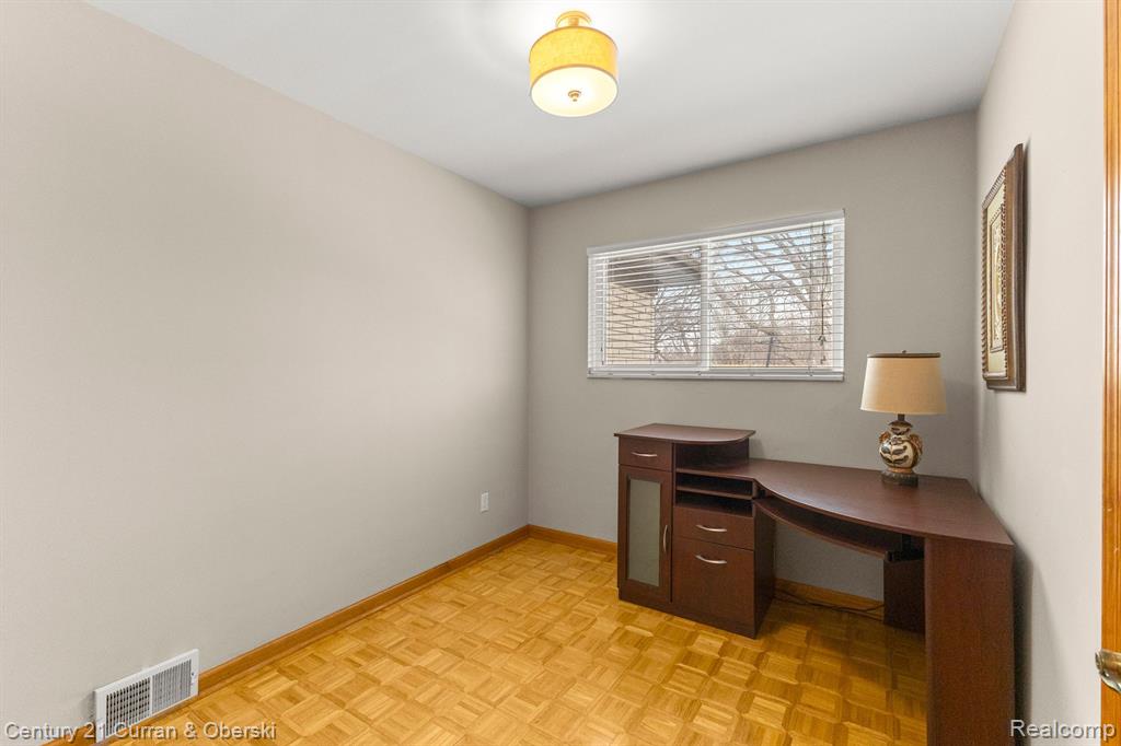 4051 JOHNSON Drive, Sterling Heights, MI 48310 — Photo 26