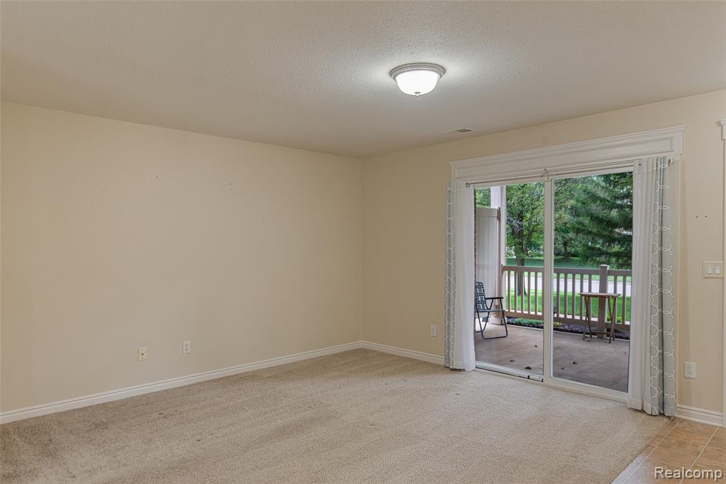 332 Marigold Circle, Westland, MI — Photo 6