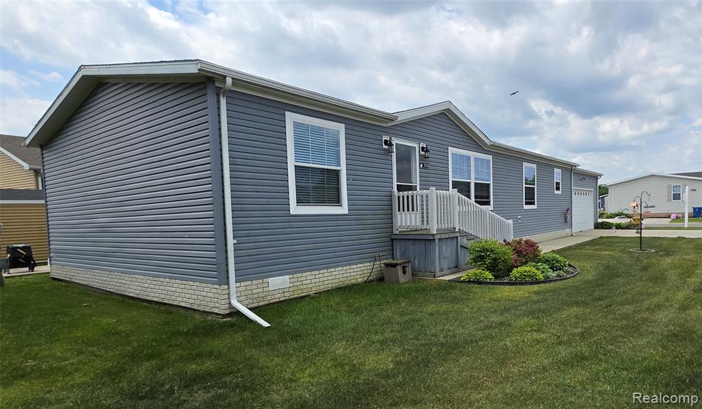 9758 Home Court, Fenton, MI 48430 — Photo 22
