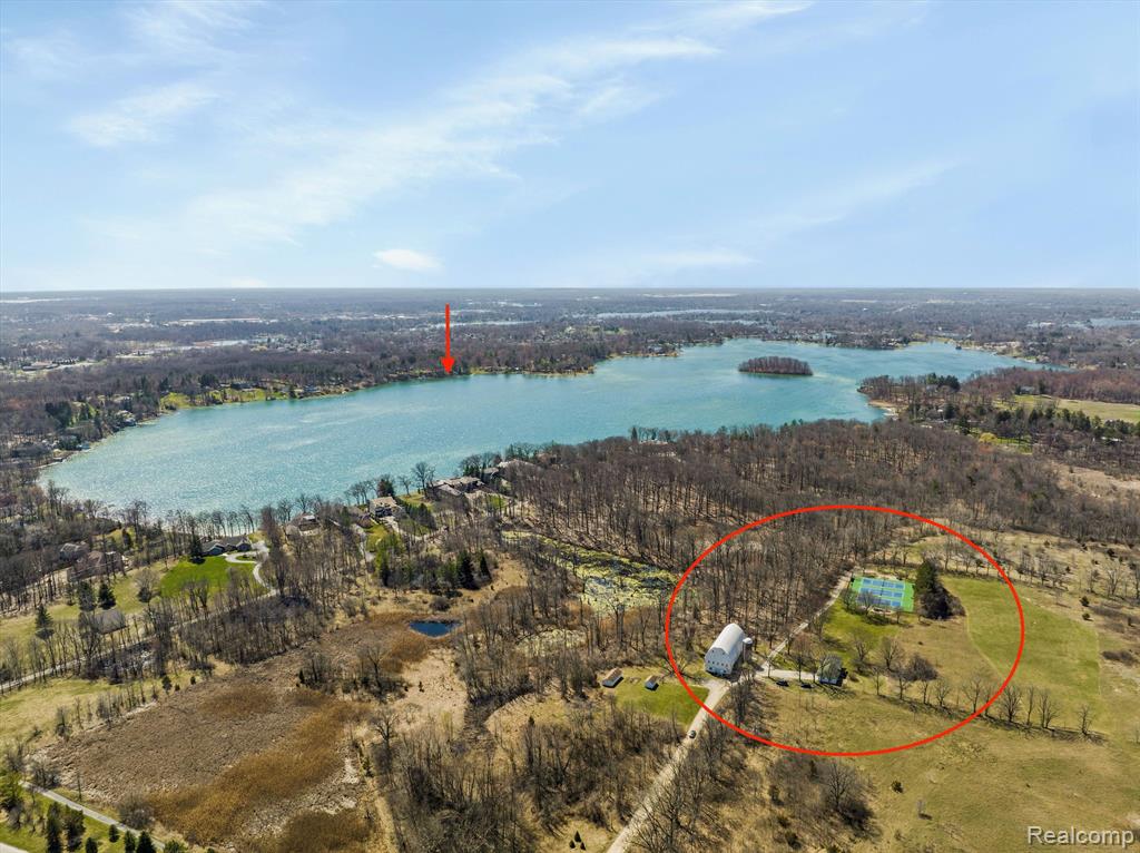 940 LAKE ANGELUS, Lake Angelus, MI 48326 — Photo 11