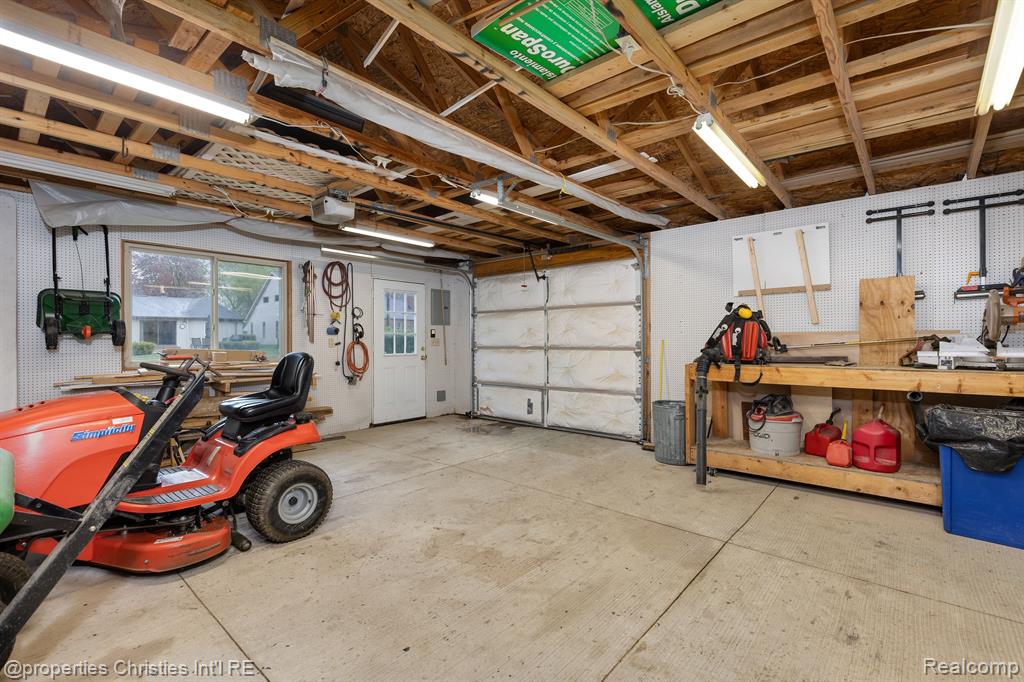 708 MOUNT VERNON Boulevard, Royal Oak, MI 48073 — Photo 23