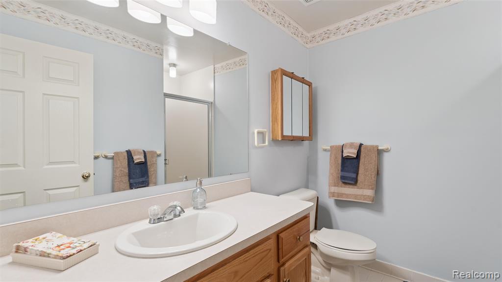 2096 Maplehurst Drive, Commerce Twp, MI 48390 — Photo 14