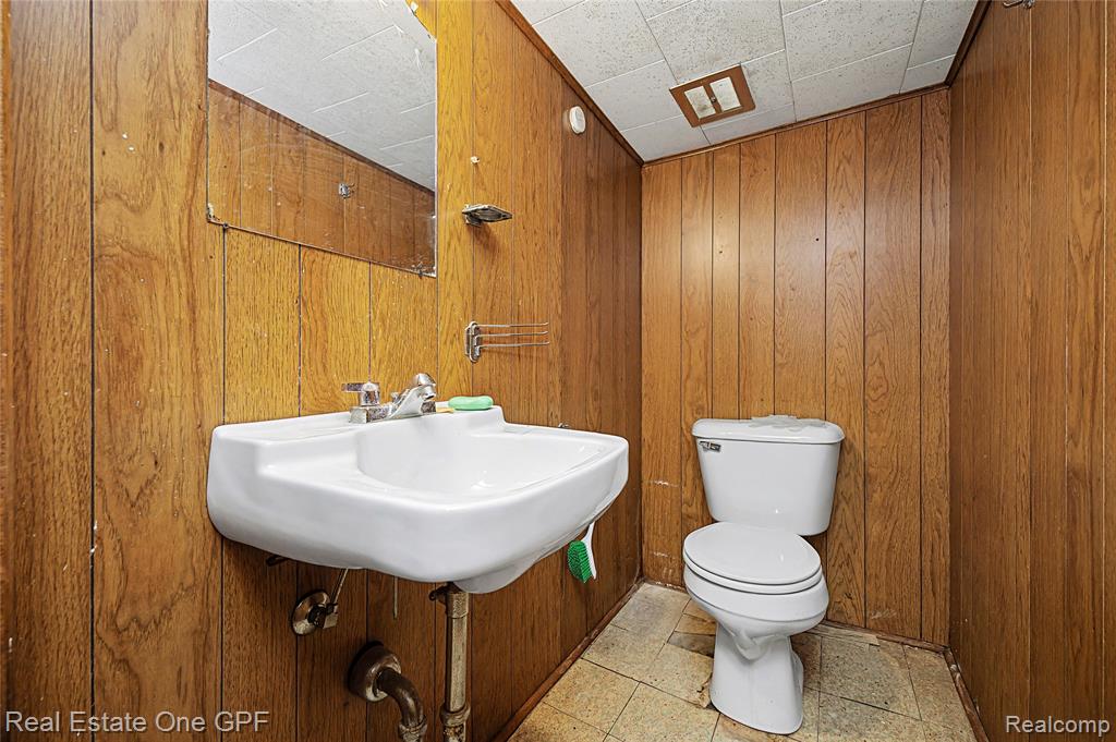 506 W 12 Mile Road, Royal Oak, MI 48073 — Photo 47