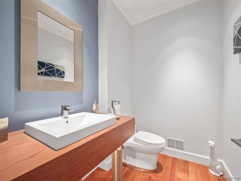 788 S BATES Street, Birmingham, MI 48009 — Photo 17
