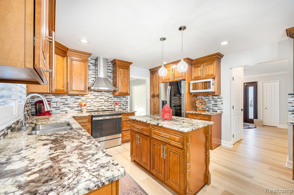 53005 Gregory Drive, Macomb, MI 48042 — Photo 14