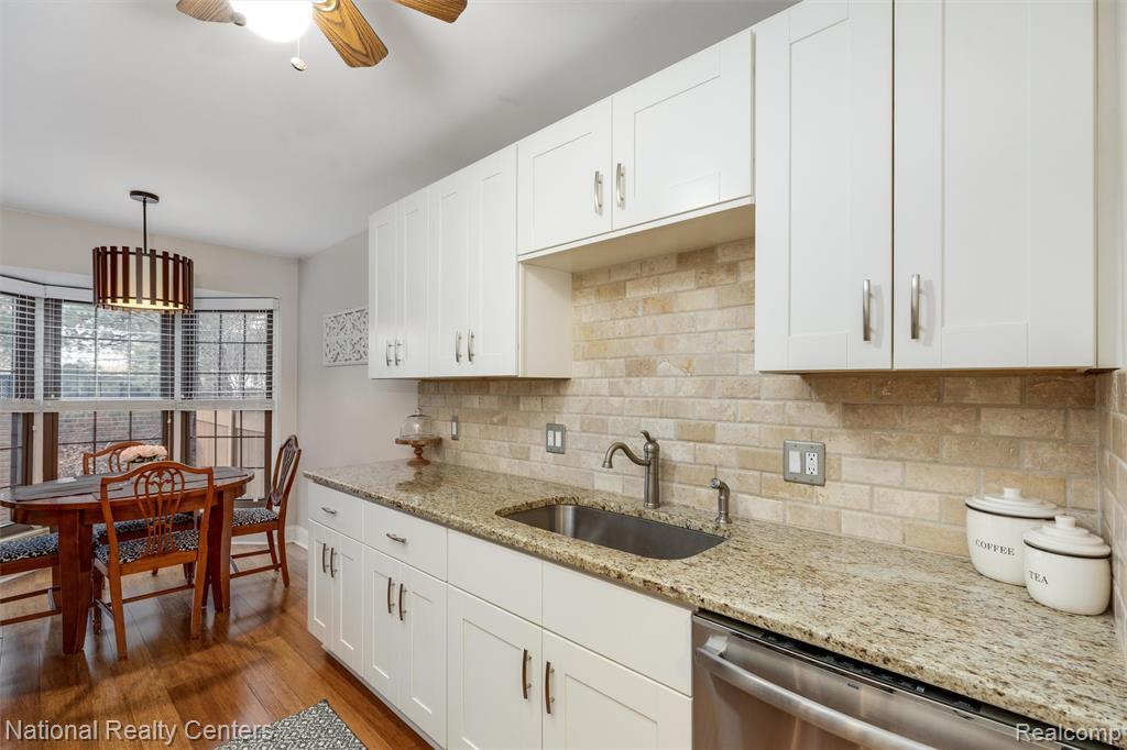 22353 PEACHTREE, Novi, MI — Photo 9