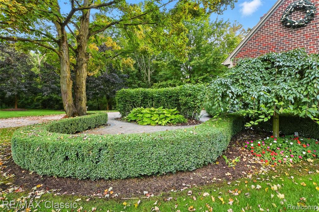 8033 Pine Ridge Court, Northville, MI 48168 — Photo 4