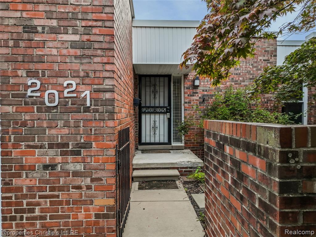 2021 Hyde Park Drive, Detroit, MI 48207 — Photo 2