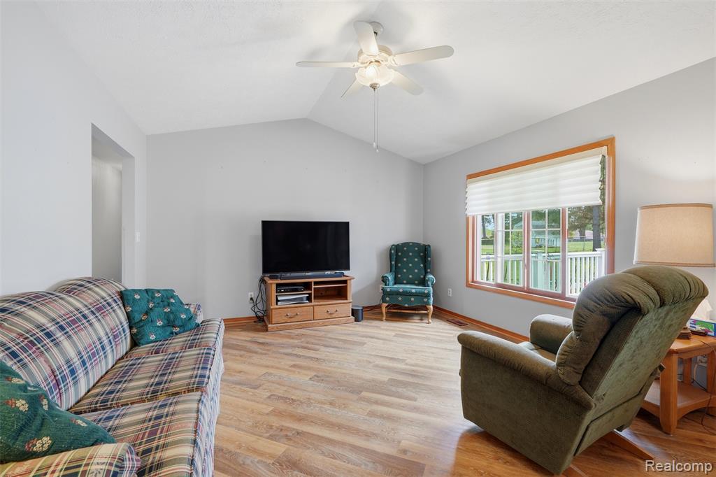 2482 Valley Lane Drive, Grand Blanc, MI 48439 — Photo 6
