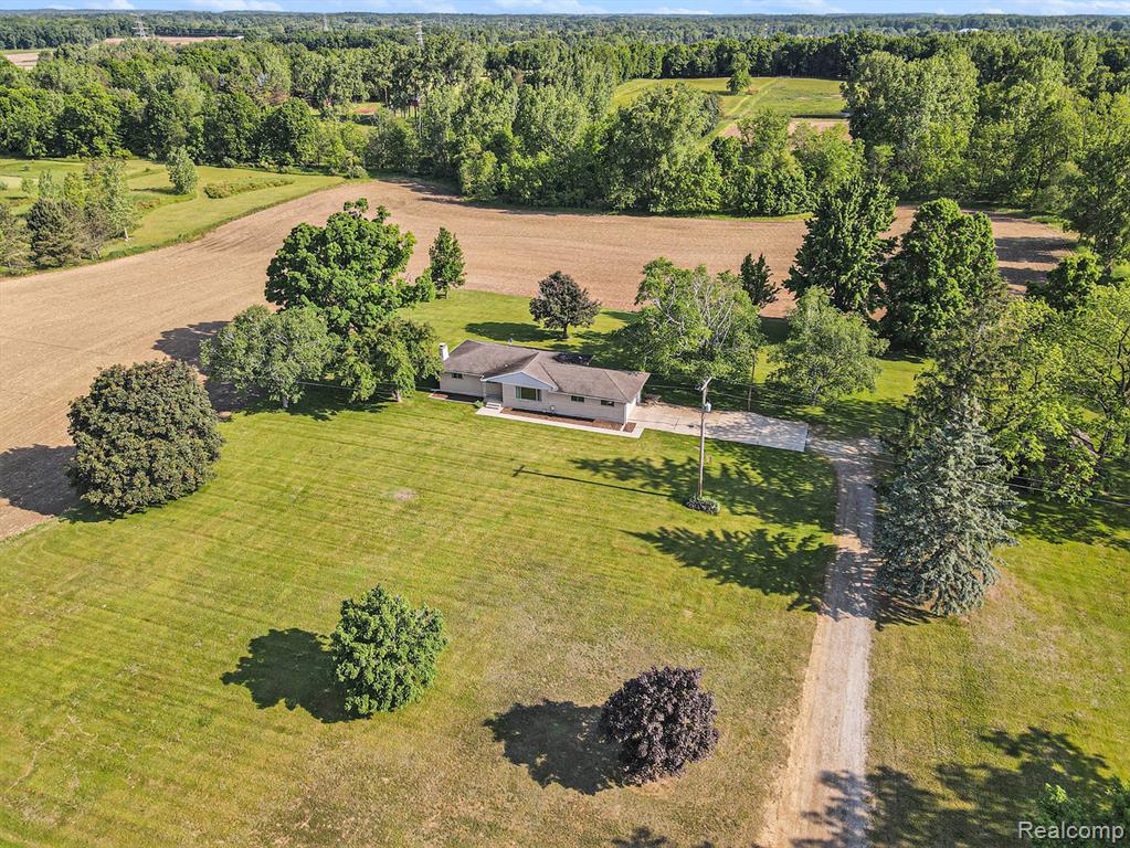 12105 Hegel Road, Goodrich Vlg, MI — Photo 24