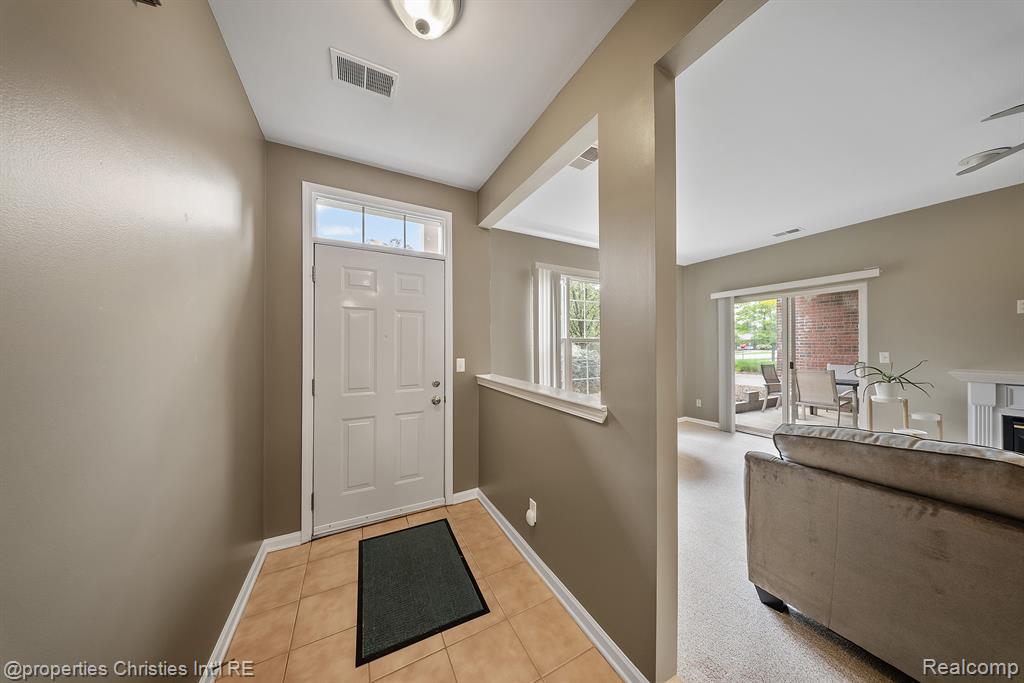 1758 FLAGSTONE Circle, 3, Rochester, MI 48307 — Photo 3