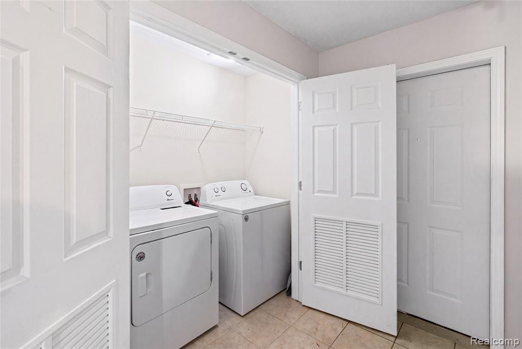 470 E Wood Street, Flint, MI 48503 — Photo 32