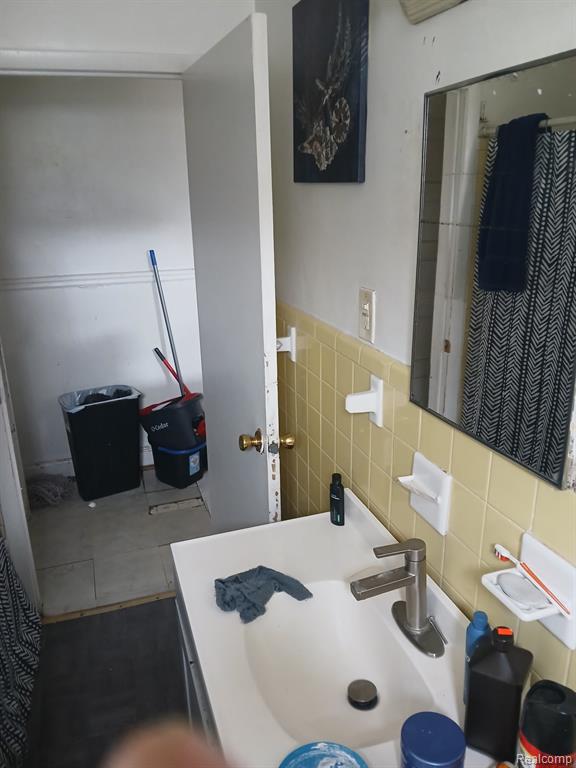 2460 Canton Street, Detroit, MI 48207 — Photo 6
