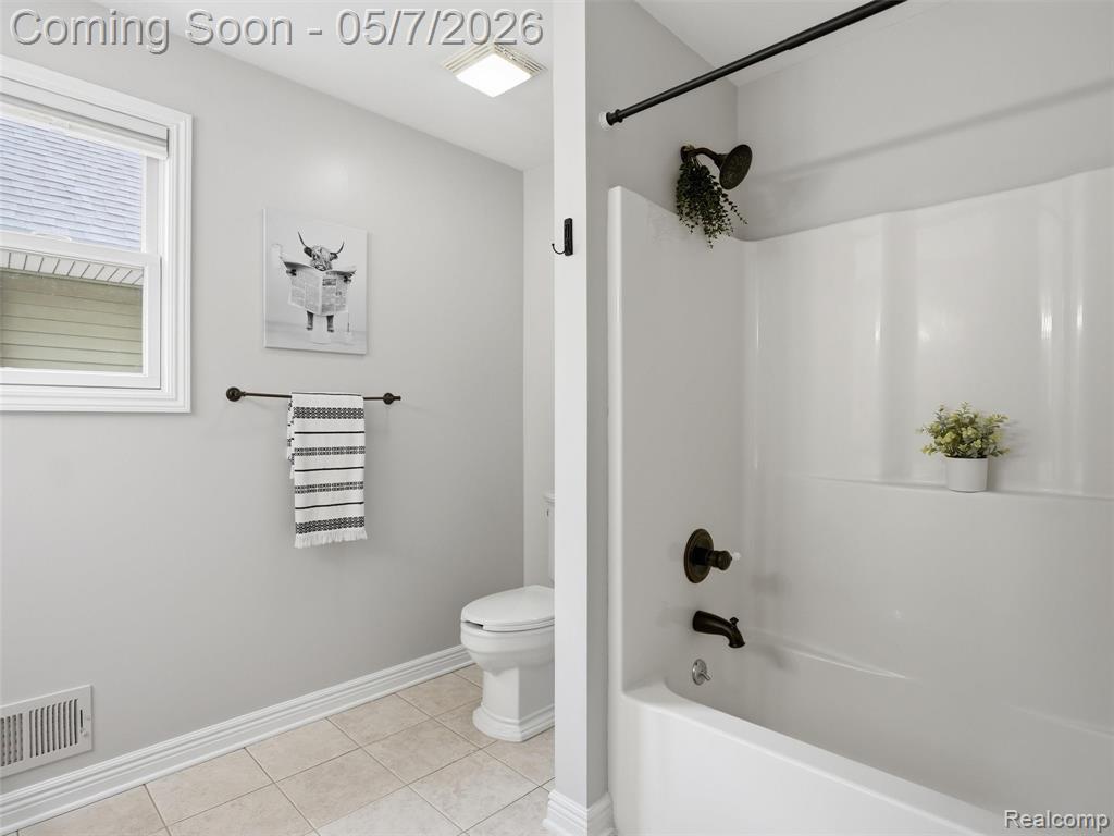 13435 Lake Shore Drive, Fenton, MI 48430 — Photo 27