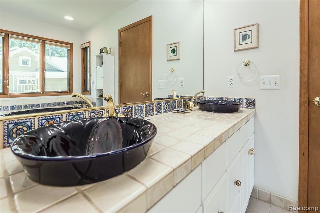 7636 THARP Drive, Whitmore Lake, MI 48189 — Photo 45