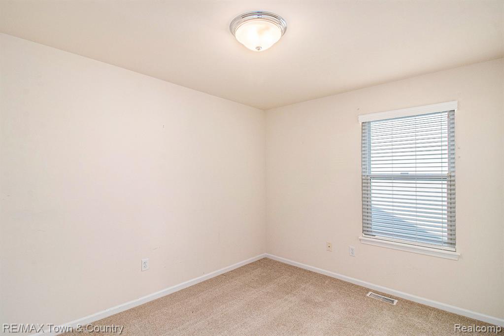 6295 Prince Court, 10, Flushing, MI 48433 — Photo 10