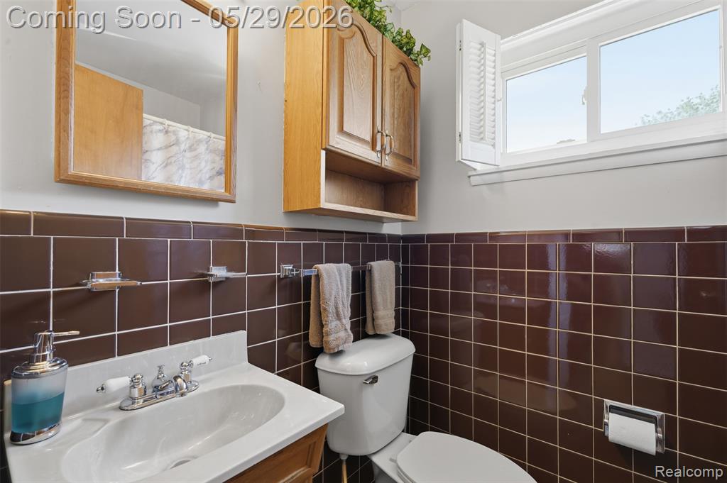 24237 Roxana Avenue, Eastpointe, MI 48021 — Photo 19