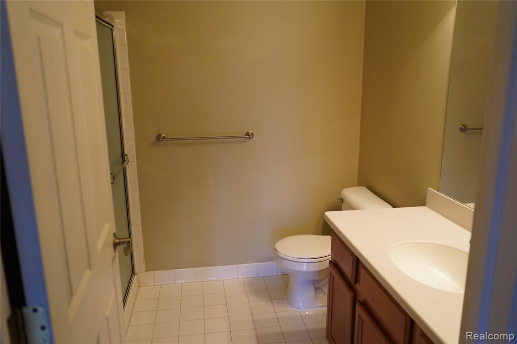 44036 RUSHCLIFFE Drive, Sterling Heights, MI 48313 — Photo 5