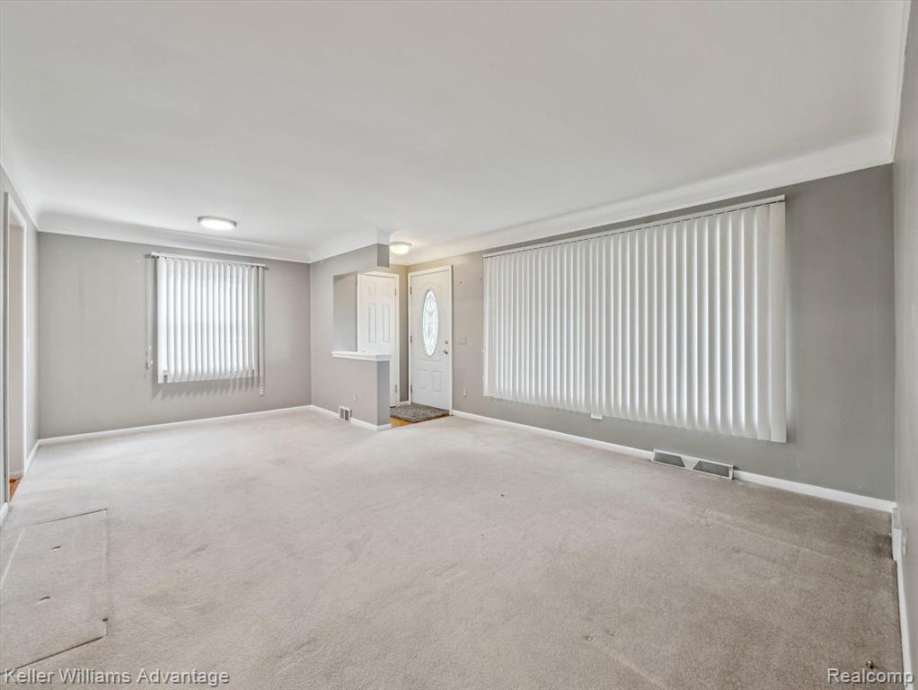 6634 HAWTHORNE Street, Garden City, MI — Photo 3