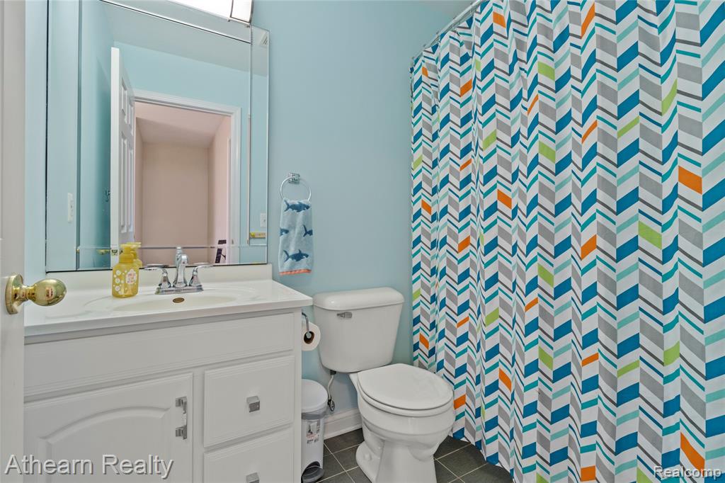 4335 Pondview Drive, Swartz Creek, MI 48473 — Photo 27