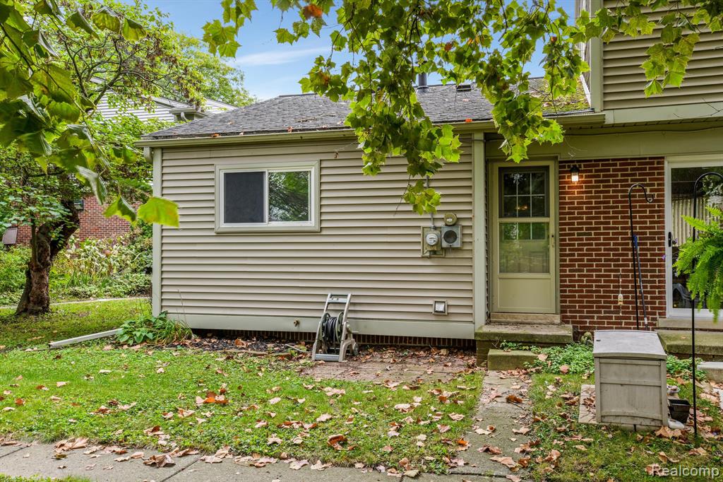 3043 Williamsburg, Ann Arbor, MI 48108 — Photo 17