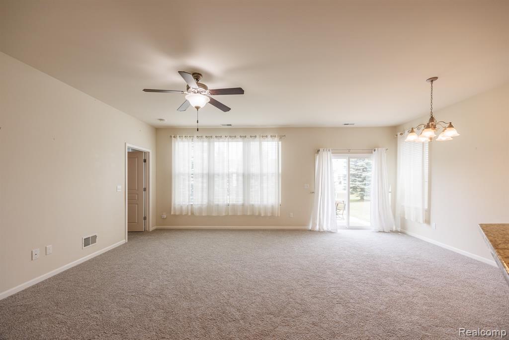 9385 Sand Hill Drive, Grand Blanc, MI 48439 — Photo 8