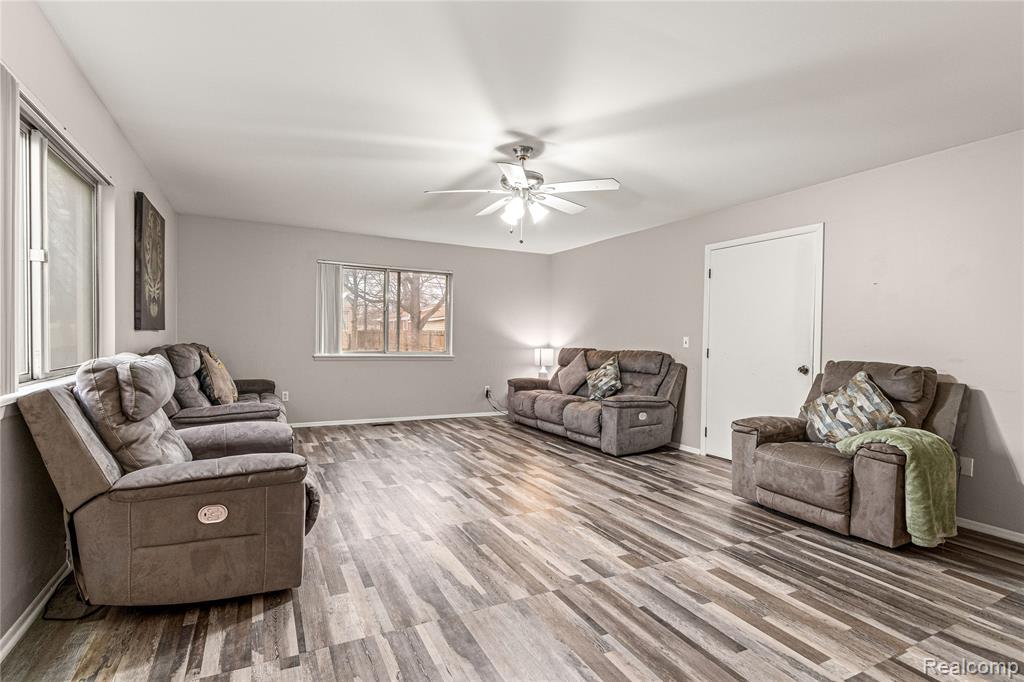 6429 N Beech Daly Road, Dearborn Heights, MI 48127 — Photo 17