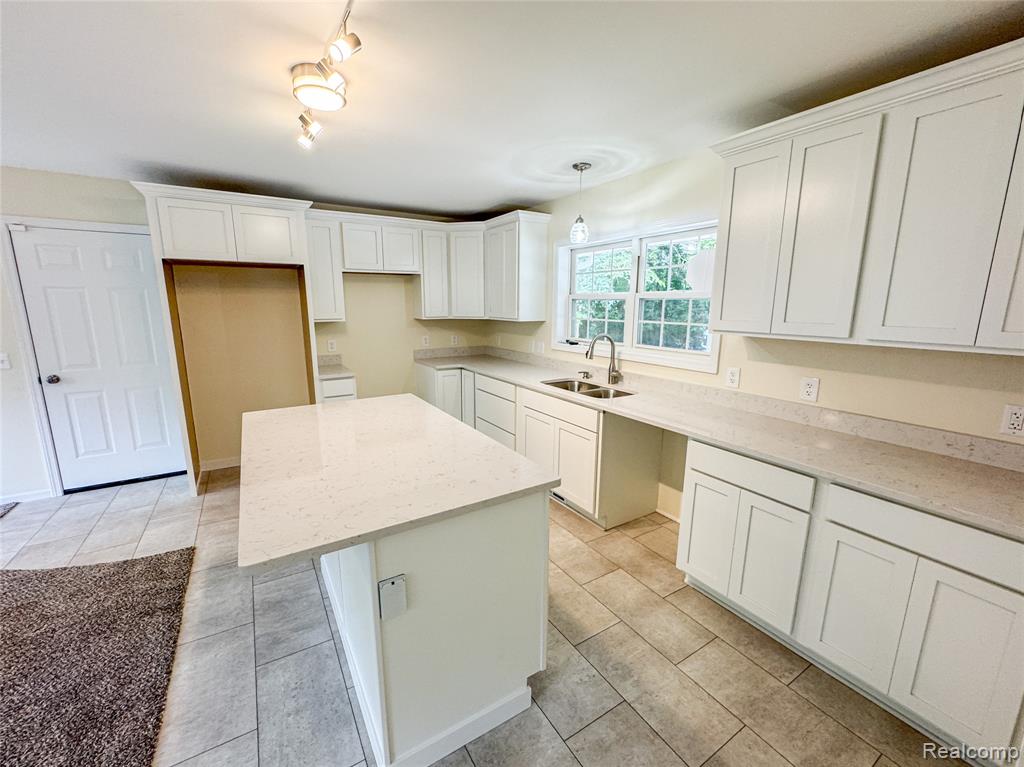 5323 Miller Road, Swartz Creek, MI 48473 — Photo 8