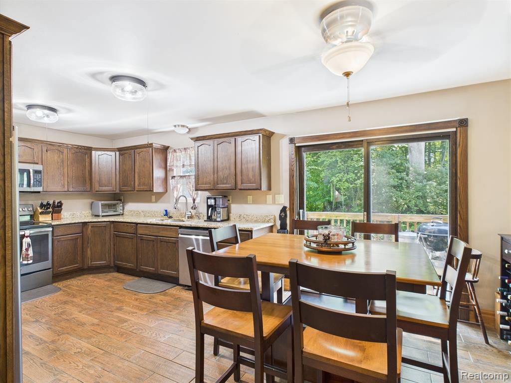 193 MILLER LAKE Road, Columbiaville, MI 48421 — Photo 8