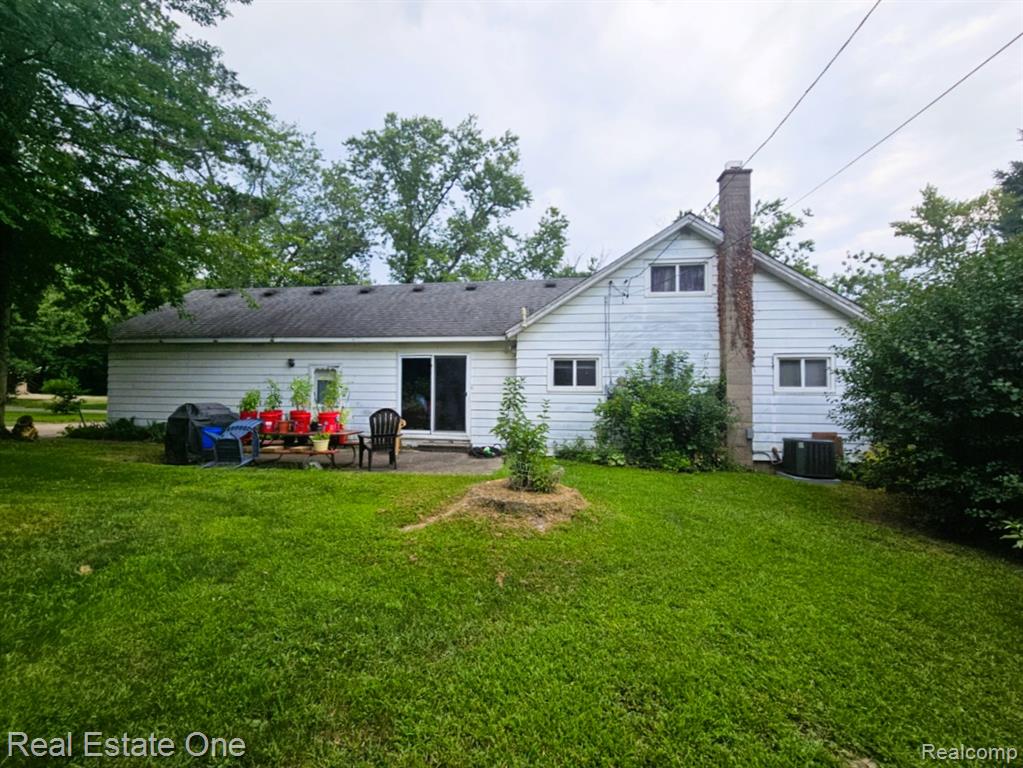 4415 Welland Drive, West Bloomfield, MI 48323 — Photo 32