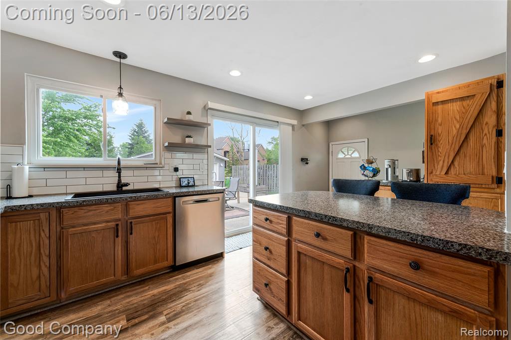 18489 Matthew Drive, Clinton Twp, MI 48035 — Photo 9