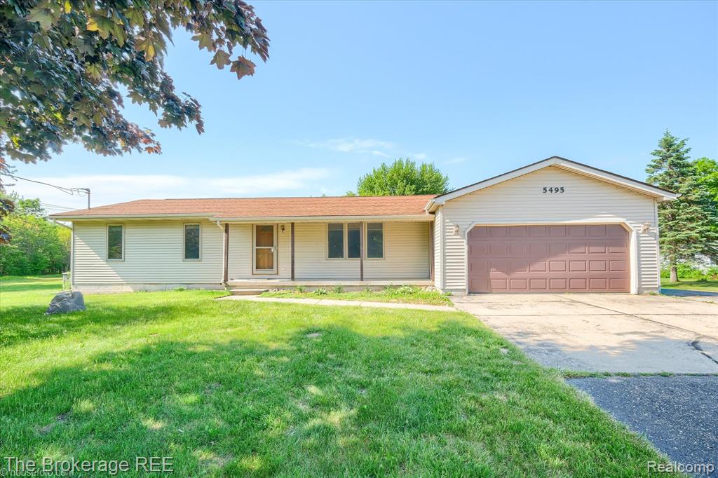 5495 E Coldwater Road, Flint, MI 48506 — front exterior