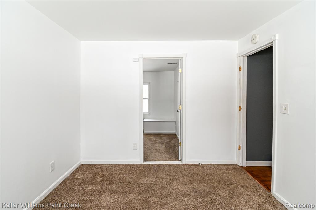 635 JOSLYN Road, Lake Orion, MI 48362 — Photo 23