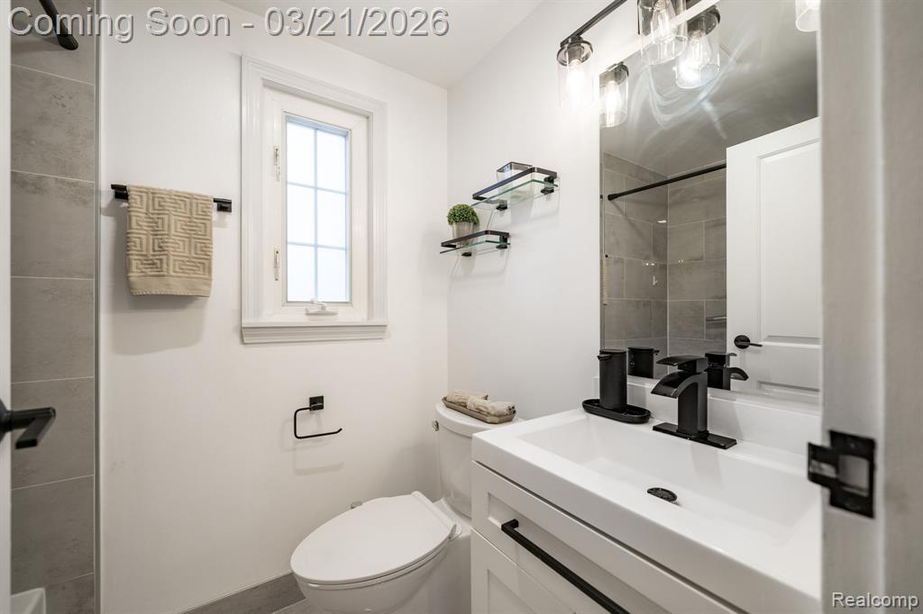 683 Graefield Court, Birmingham, MI 48009 — Photo 17