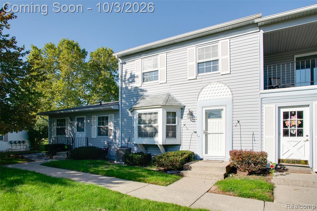 229 Lake Village Drive, Walled Lake, MI 48390
