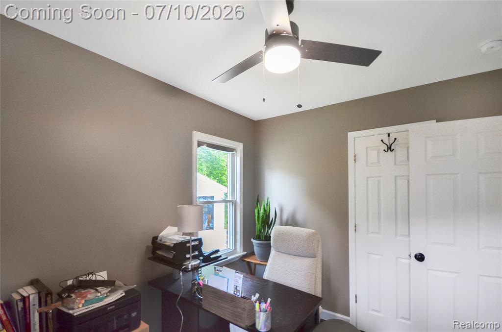 29067 Milton Avenue, Madison Heights, MI 48071 — Photo 20