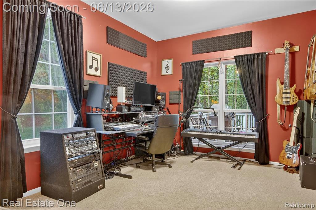 1972 Woodridge Court, Highland, MI — Photo 10