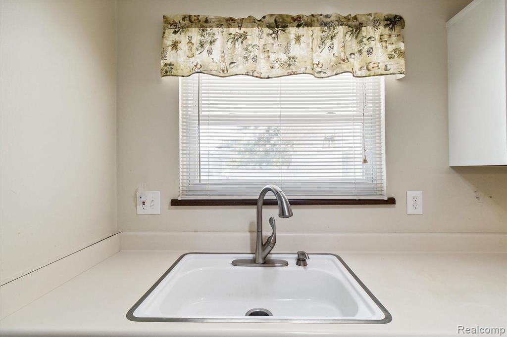 39809 VILLAGE WOOD Lane, Novi, MI — Photo 11