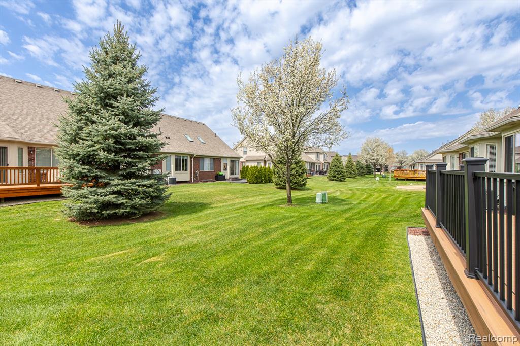 50077 Lexington Avenue E, Utica, MI 48317 — Photo 39