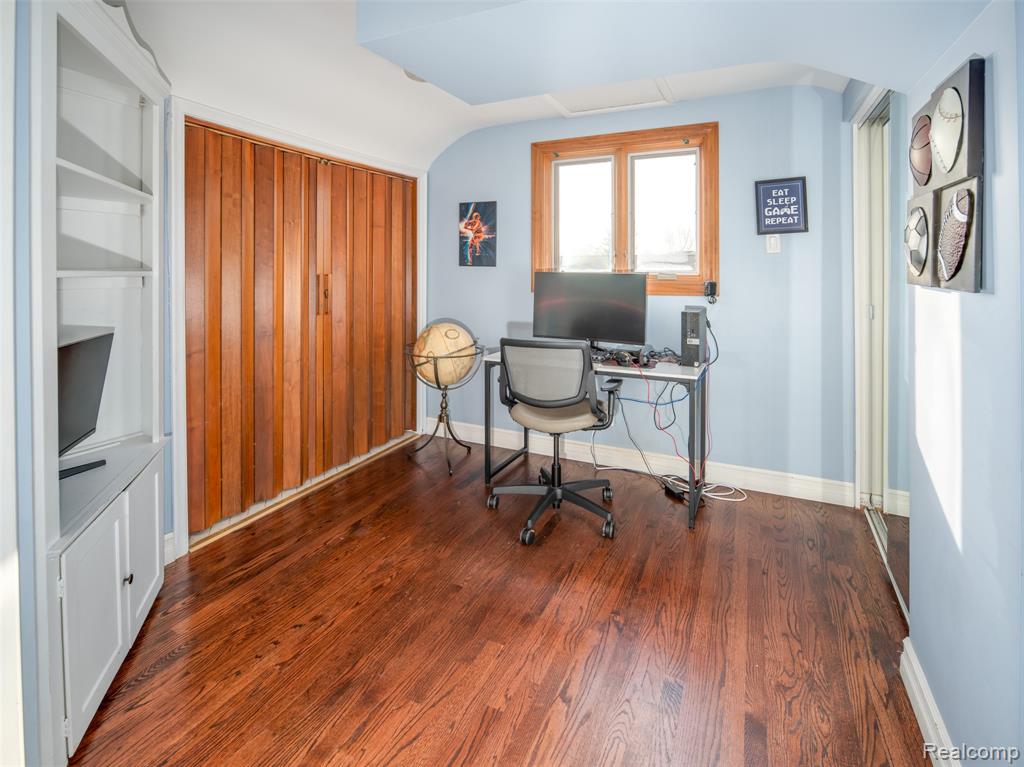 23750 E River Road, Grosse Ile, MI, 48138