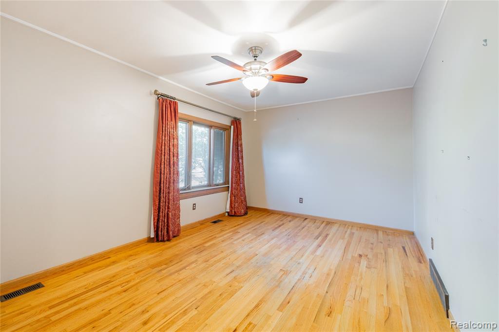5035 Hillcrest Court, Trenton, MI 48183 — Photo 6