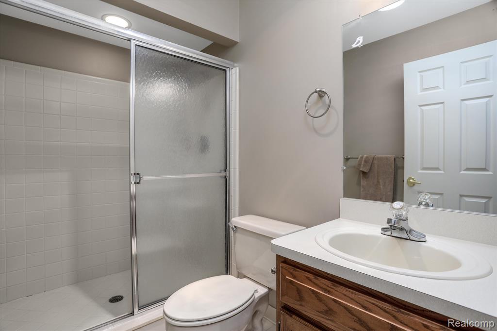 4214 Oak Tree Circle, Rochester, MI 48306 — Photo 33